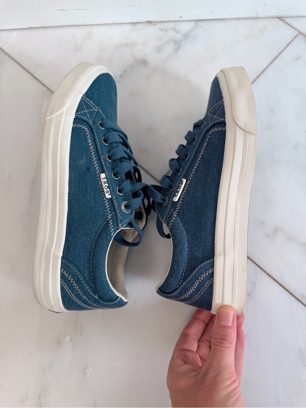 Taos Shoes Women’s 8.5 Denim Dark Blue Color Sneakers comfort walking support - Picture 5 of 9